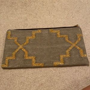 Sparkle Patterned Zip Clutch